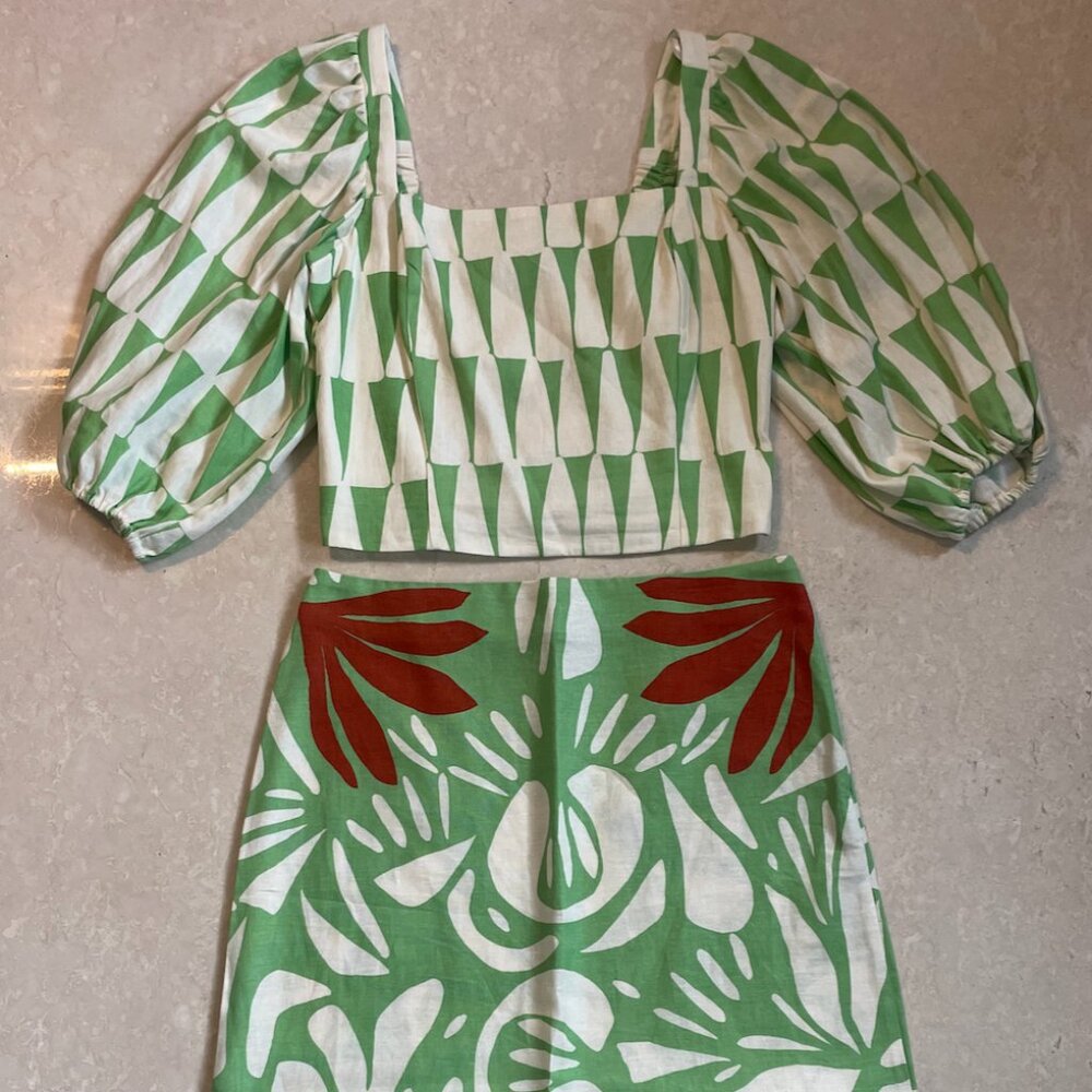 MAISON D'AMELIE MIDI SKIRT AND BLOUSE - 2 PC SET  SZ M